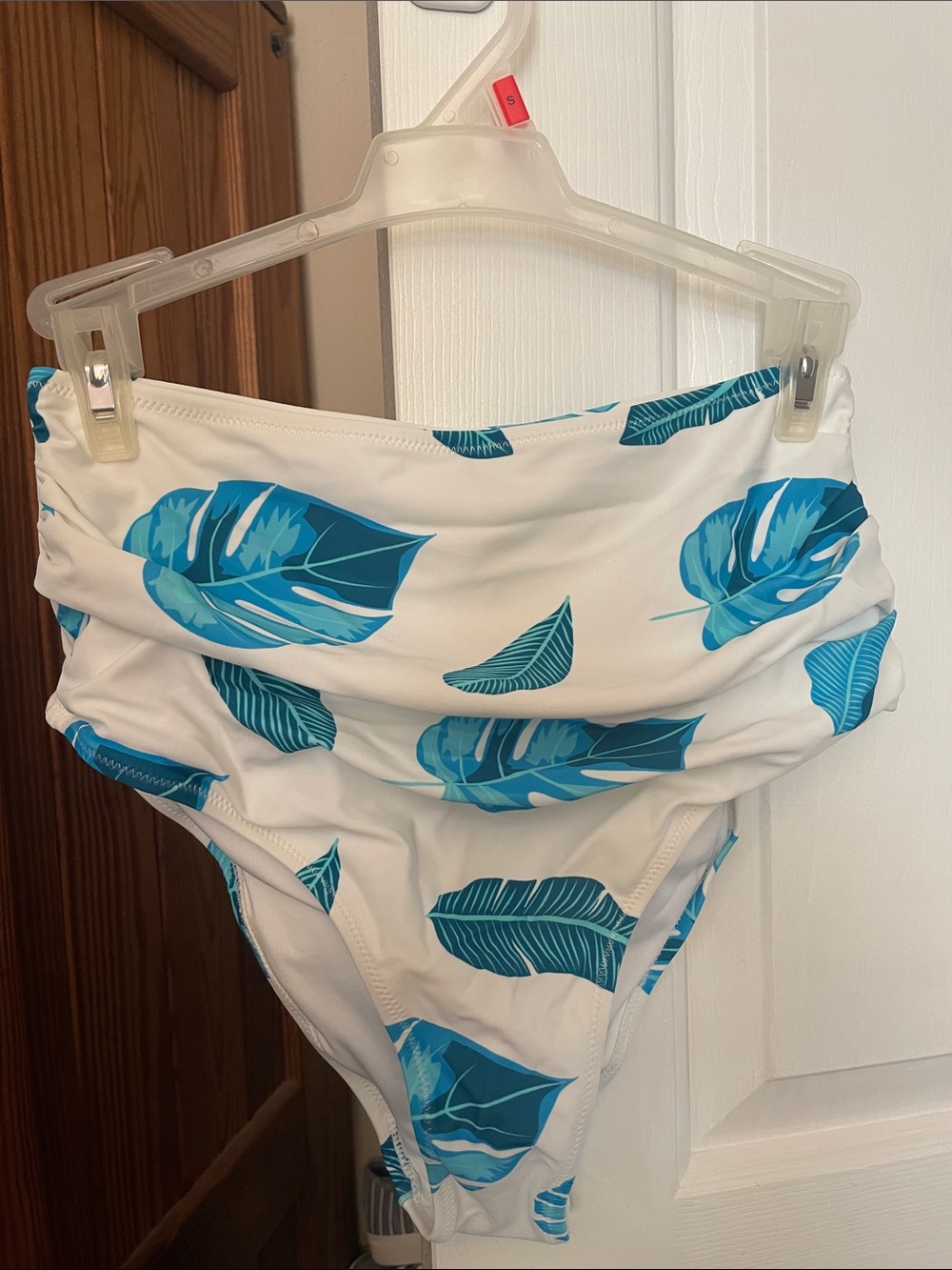 Cupshe Ruched White High-Waist Bikini Bottoms with Blue Leaf Print